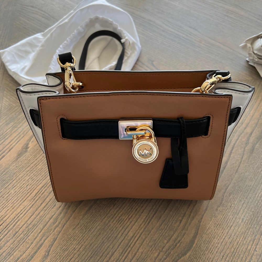 Michael Kors Nolita Mini Color-block Leather Crossbody Bag New with bag no tag